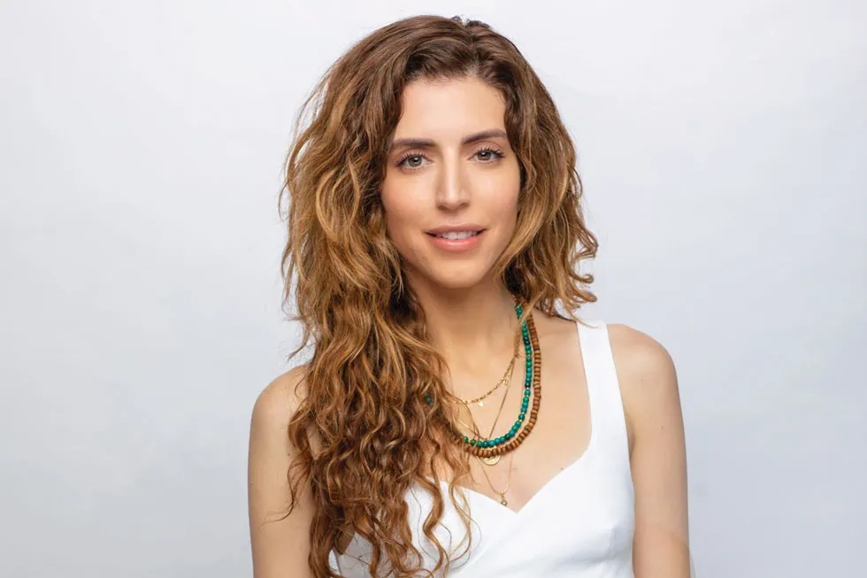 רננה אורן גיתית מעצבת שמלות כלה צנועות